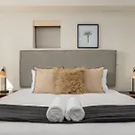 Icon Apartments
